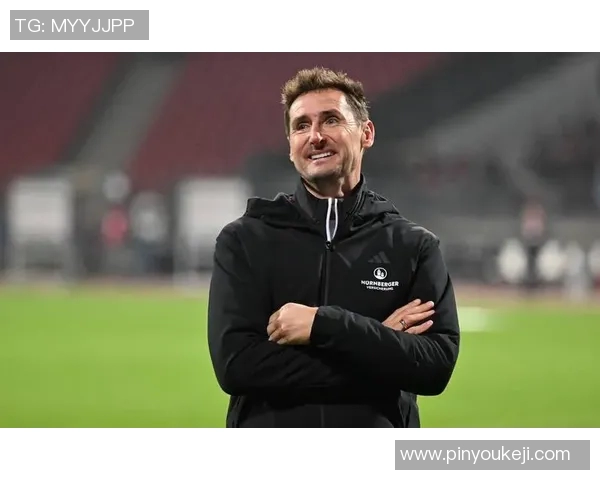 德国足球传奇克洛泽的辉煌职业生涯与成就回顾 德国足球传奇克洛泽的辉煌职业生涯与成就回顾